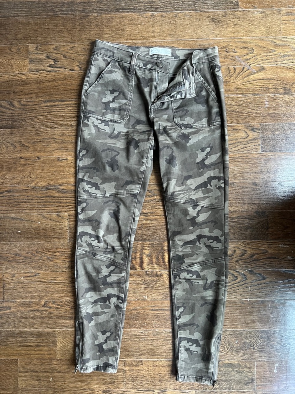 Mudd Women's Skinny Camo Pants in Olive/Brown